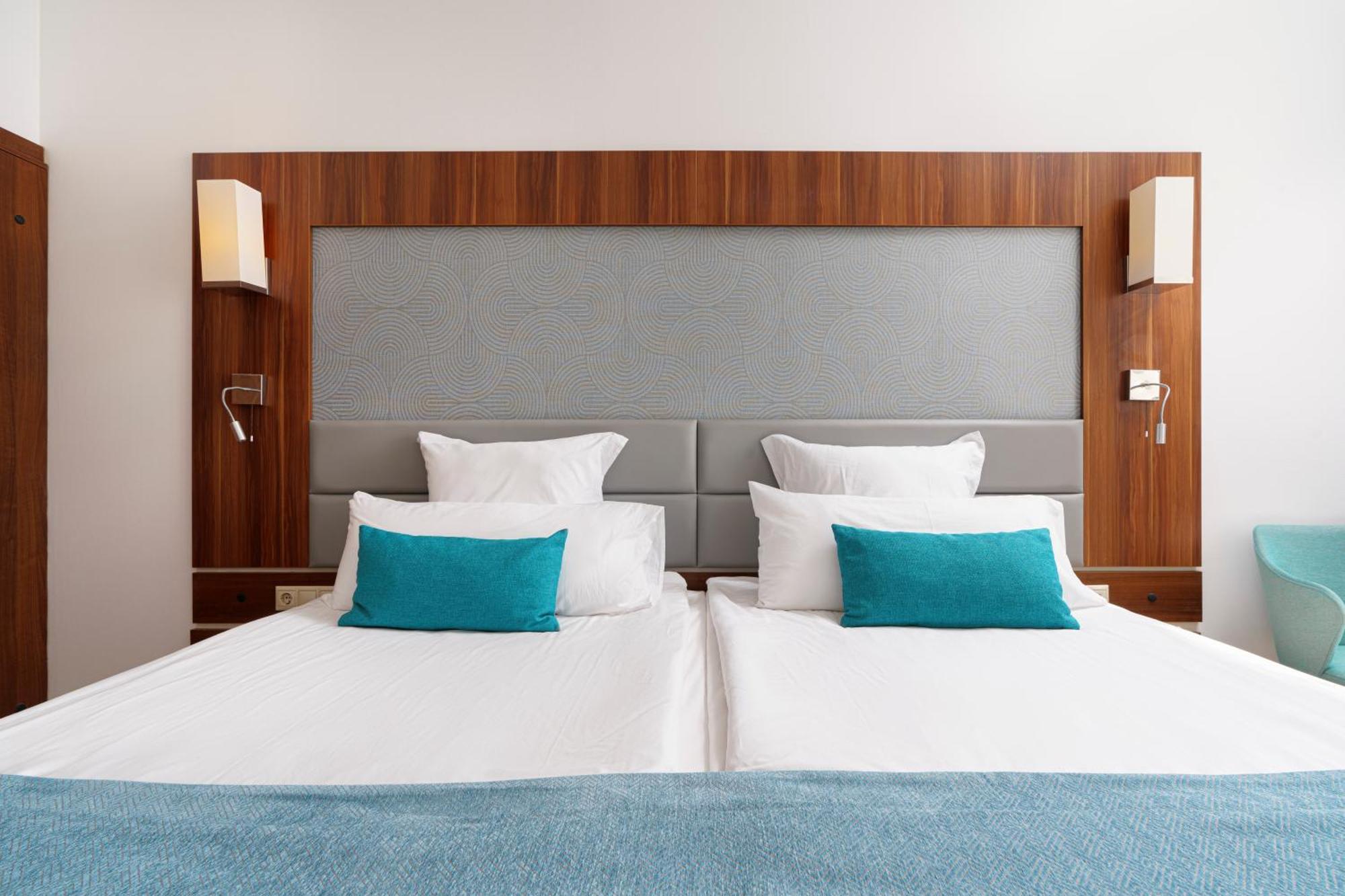 Alua Helios Bay Hotel Obzor Bagian luar foto